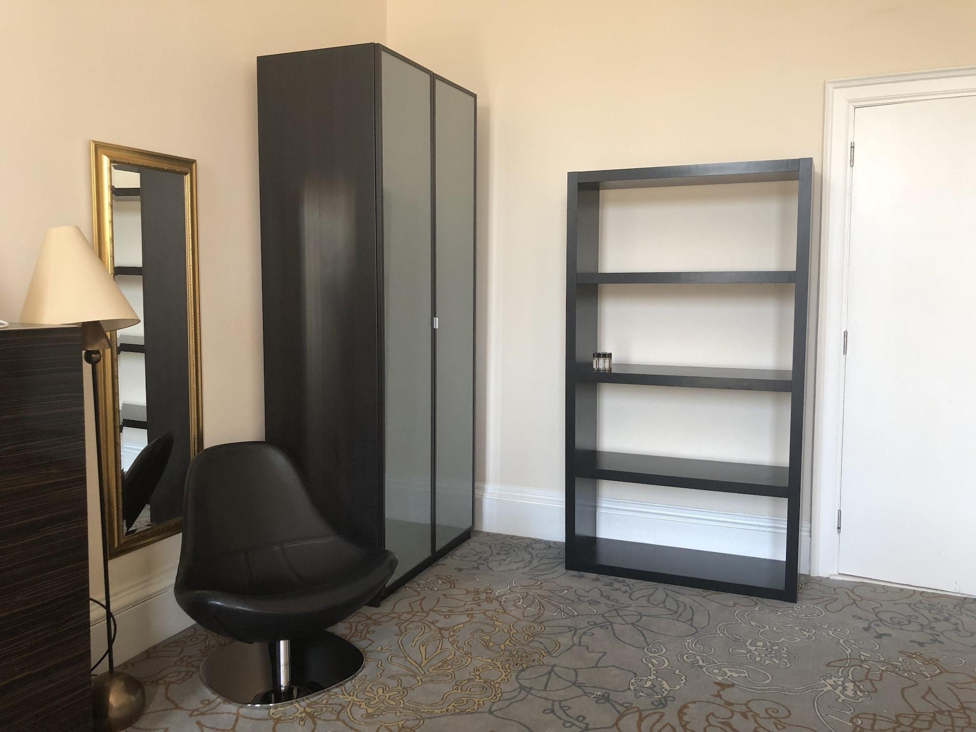 Cairn & Aparthotel Edinburgh